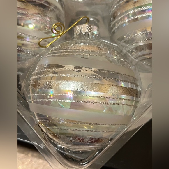 ‼️SOLD‼️ Silver & Glass Christmas Bulbs~ Set (12) - Gorgeous!🎄 - Picture 2 of 7
